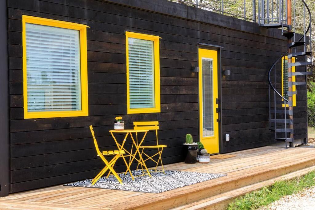 New The Yellow Beacon-Luxury Shipping Container Fredericksburg Exterior foto